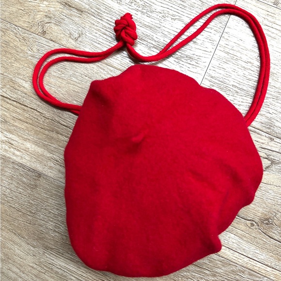 🆕🎁Artisanal creation: French red wool beret transformed into a shoulder bag! - Picture 8 of 8